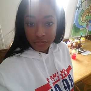 Meet your Posher, Monica